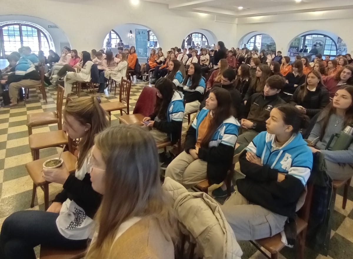 Carbap en Suárez: Otra apuesta educativa con la feria de carreras universitarias
